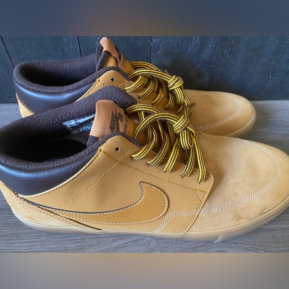 NIKE Men’s Size 11.5
Portmore II Solarsoft Mid Bota Wheat Gum Light Brown - Picture 4 of 16